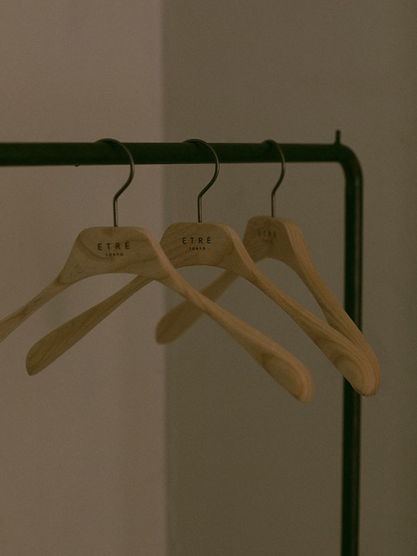 ETRE TOKYOオリジナルハンガー