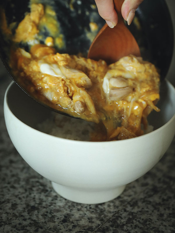 白陶土黒田釉茶碗大