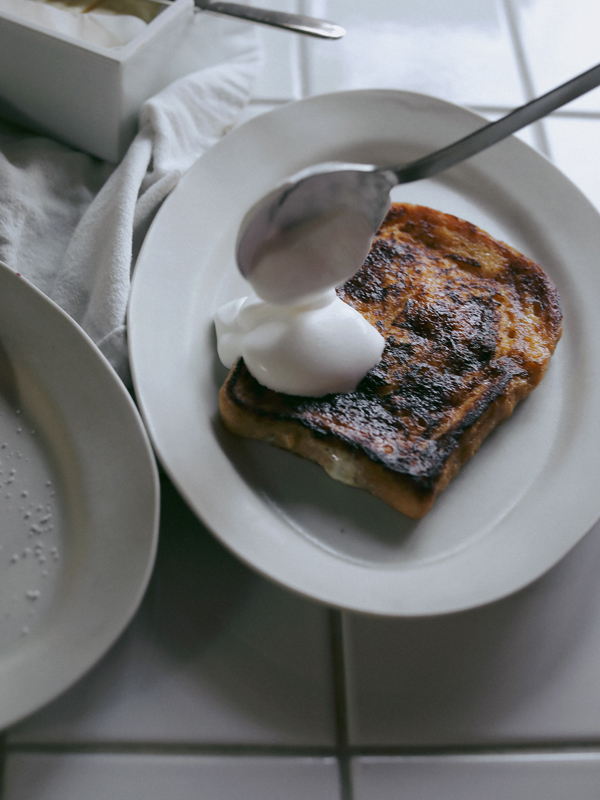 白陶土黒田釉オーバルプレート中