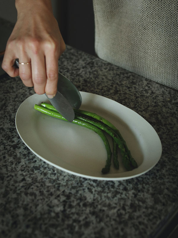 白陶土黒田釉オーバルプレート中