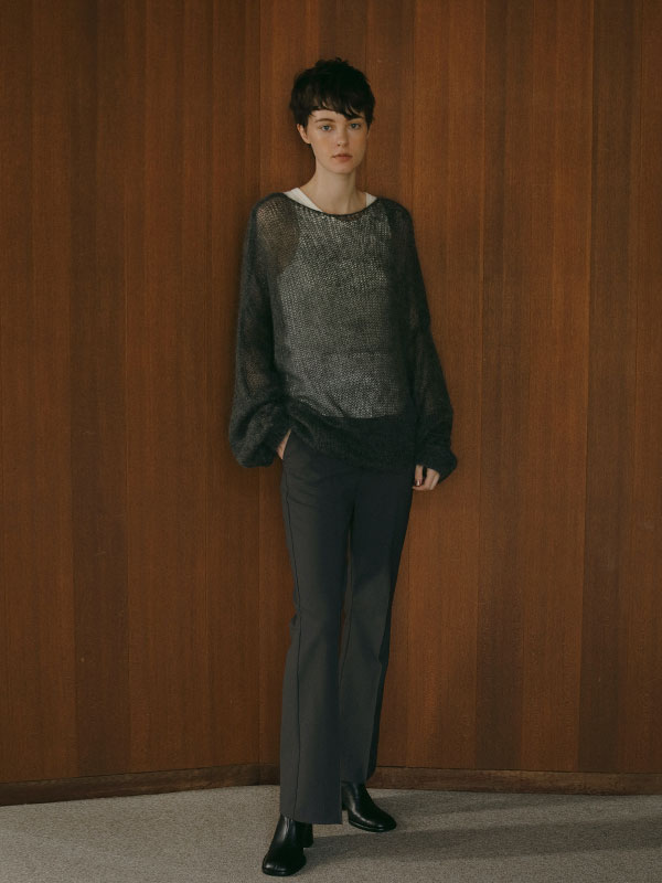 ピンタックスリムパンツ