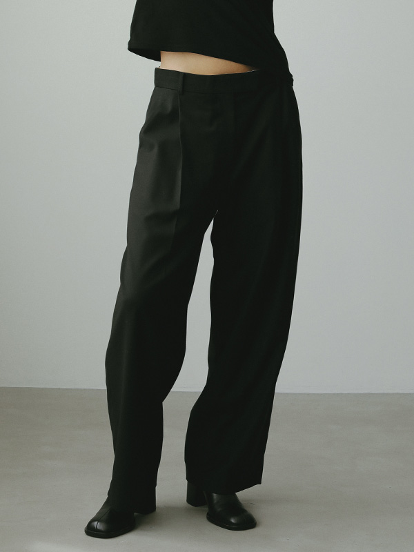 DEPENDRE アジャスタブルタックパンツ