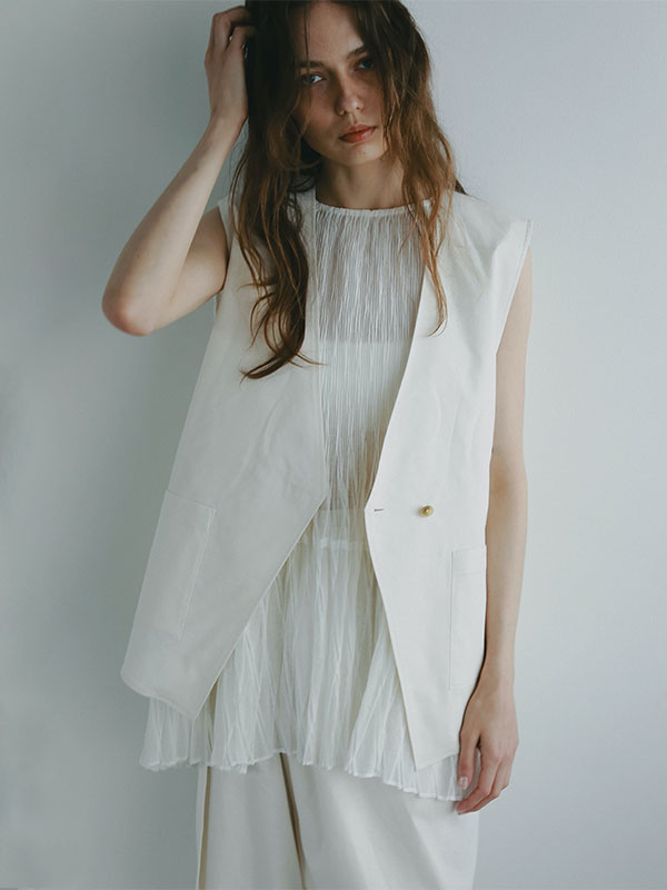 ETRE TOKYO 25SS シャンブルサイドタックノーカラーベスト シャンブルサイドタックノーカラーベスト(F OFF WHITE): トップス