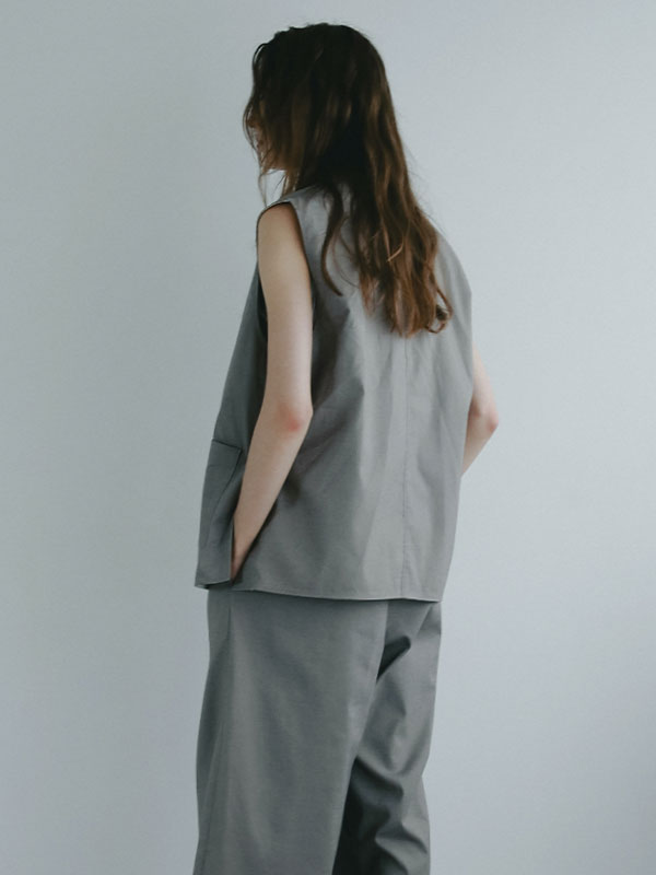 シャンブルサイドタックノーカラーベスト