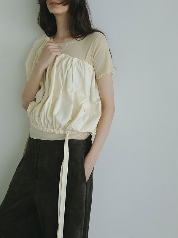タックギャザーショートブラウス