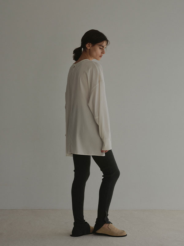 ヘムボタンニットレギンス