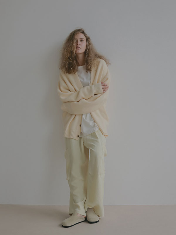 バックサテンリラクシーカーゴパンツ