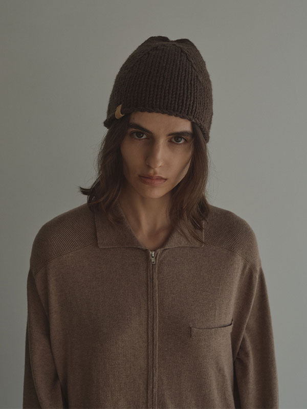 バルキーヤーンハンドニットキャップ