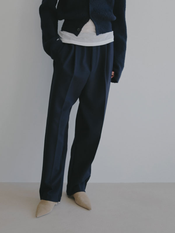 サイドピンタックラインリラクシーパンツ(S OFF WHITE): ボトムス