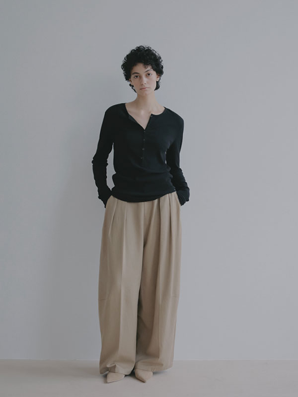 ソフトコットンタックカーブパンツ