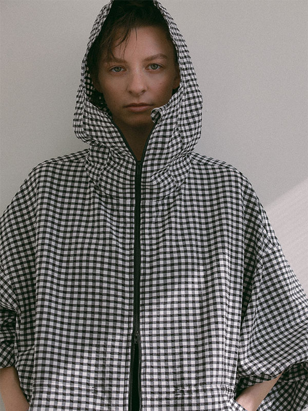 サッカーストレッチフードブルゾン