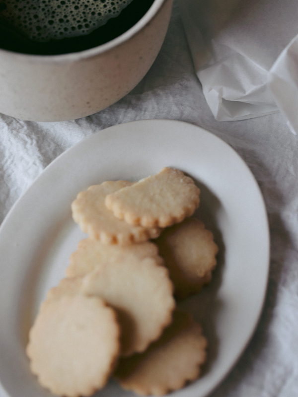 白陶土黒田釉オーバルプレート小