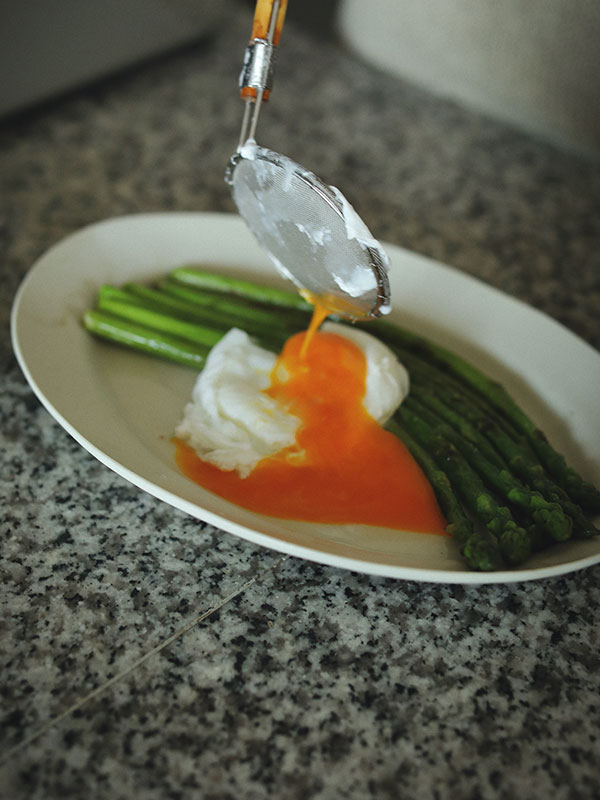 白陶土黒田釉オーバルプレート中