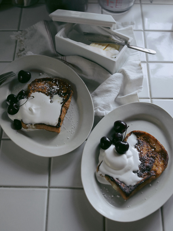 白陶土黒田釉オーバルプレート中