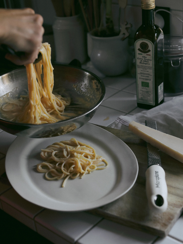 白陶土黒田釉オーバルプレート大