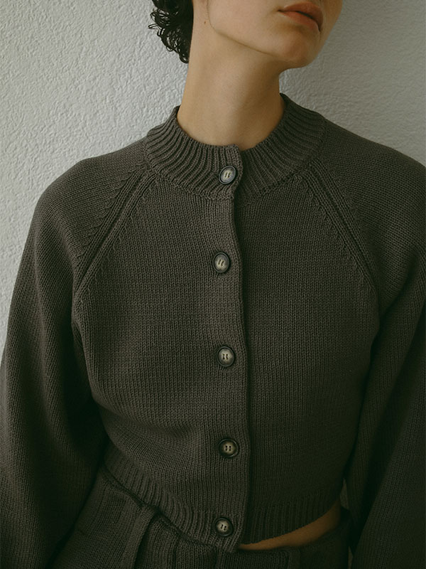 ハイネックコンパクトニットカーディガン