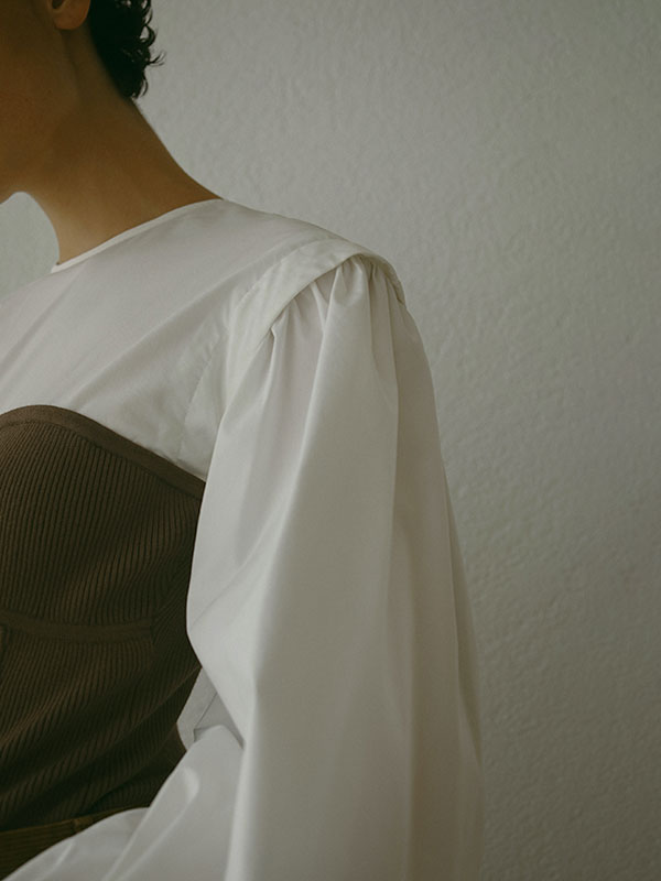 ニットビスチェボリュームスリーブブラウス