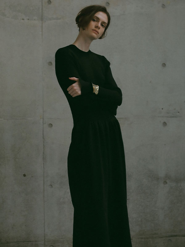 タイトリブベルニットワンピース