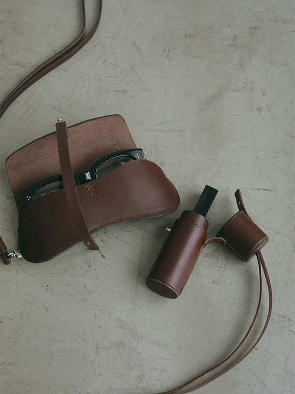 タンドレザーリップケース