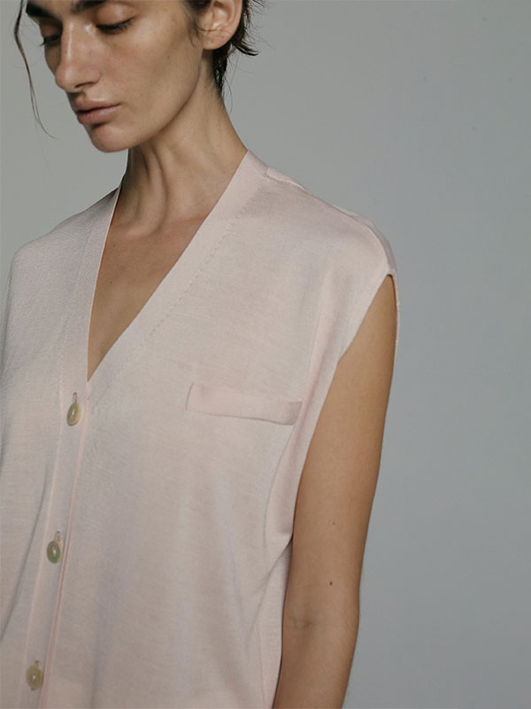SANTEシルクVネックニットベスト(F BEIGE): トップス │ ETRE