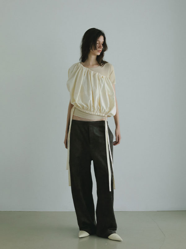 タックギャザーショートブラウス