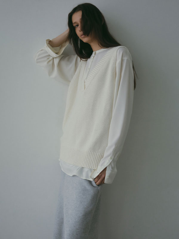 ETRE TOKYO 25AW Vネックスリーブレスニットプルオーバー ホワイト Vネックスリーブレスニットプルオーバー(F WHITE): トップス