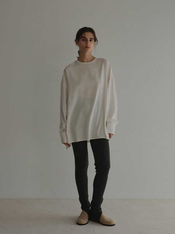 ヘムボタンニットレギンス