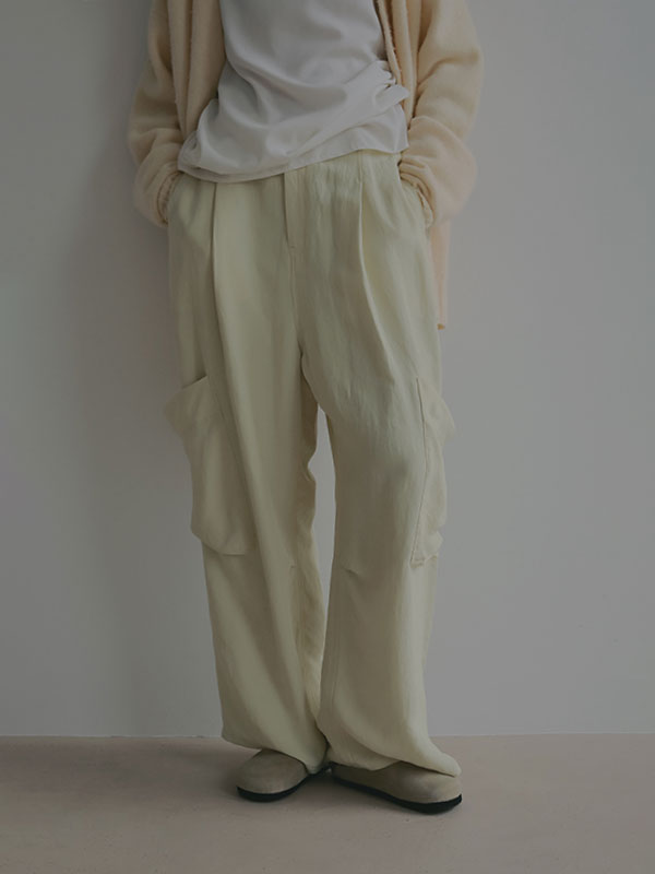 バックサテンリラクシーカーゴパンツ