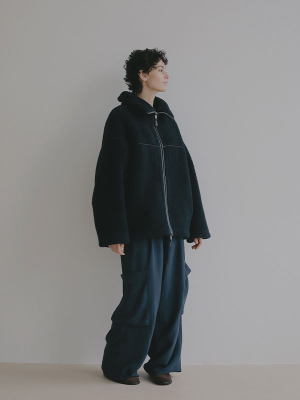 バックサテンリラクシーカーゴパンツ(S GREIGE): ボトムス │ ETRE
