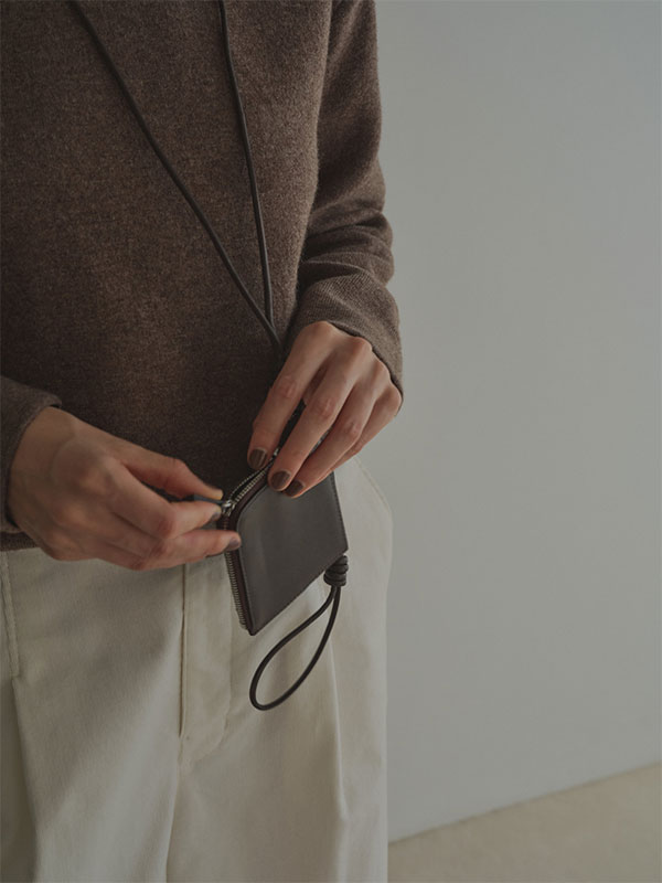 レザーコードカラビナスクエアパース