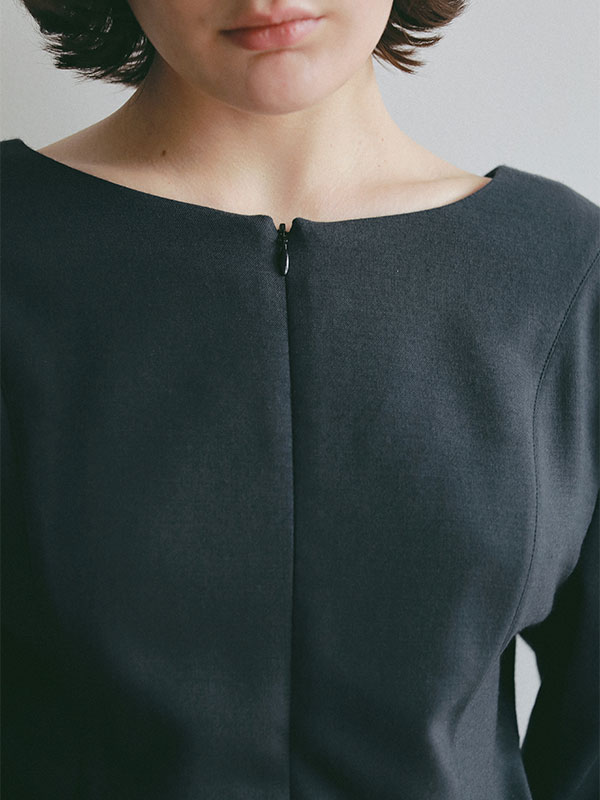 フロントファスナーウエストシェイプトップス