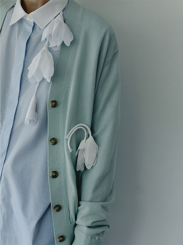 SANTEフラワーモチーフＶネックニットカーディガン