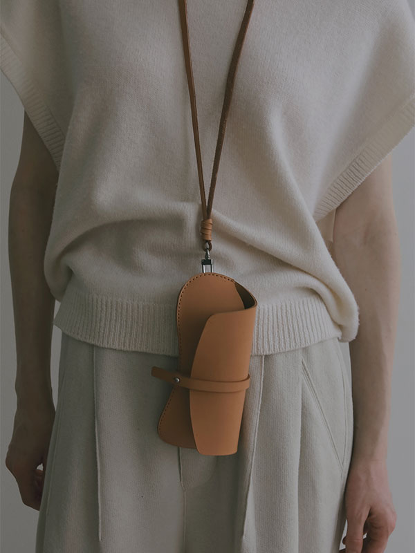 ウールカシミヤスリーブレスニットプルオーバー