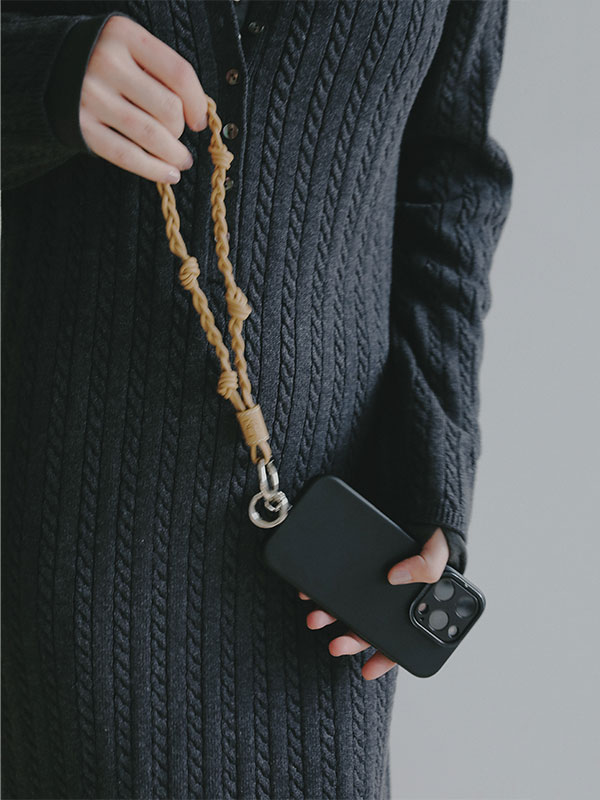 レザーコードショートマルチストラップ