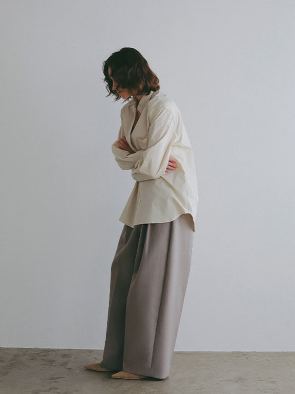 ボールドショルダーシャツ