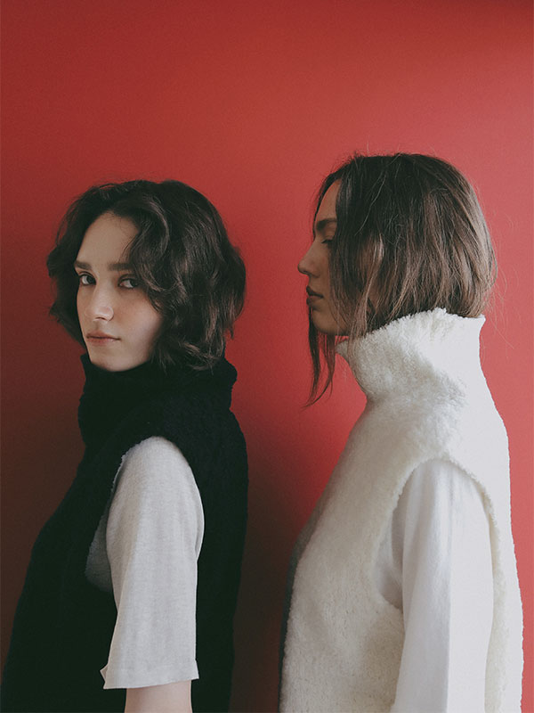 モールヤーンハイネックニットベスト