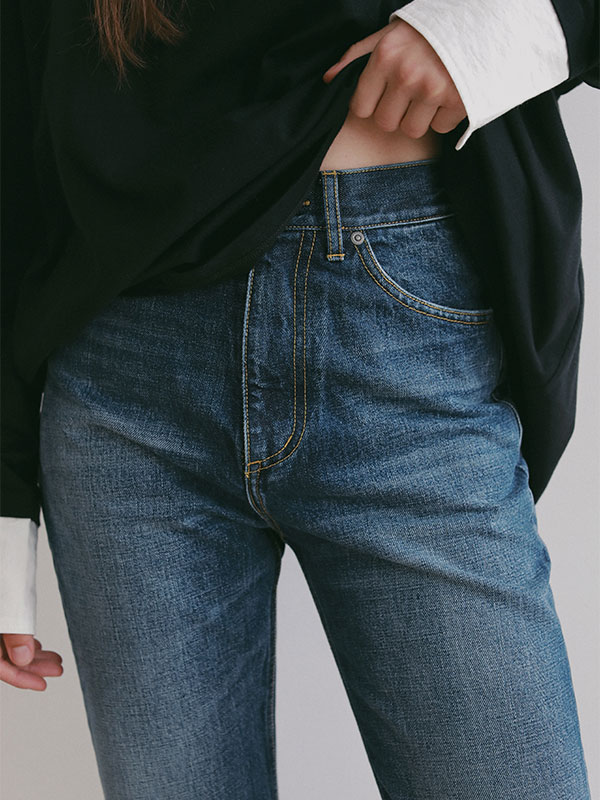 ストレートデニムパンツ