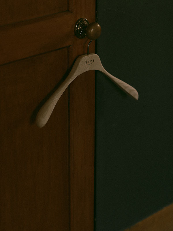 ETRE TOKYOオリジナルハンガー