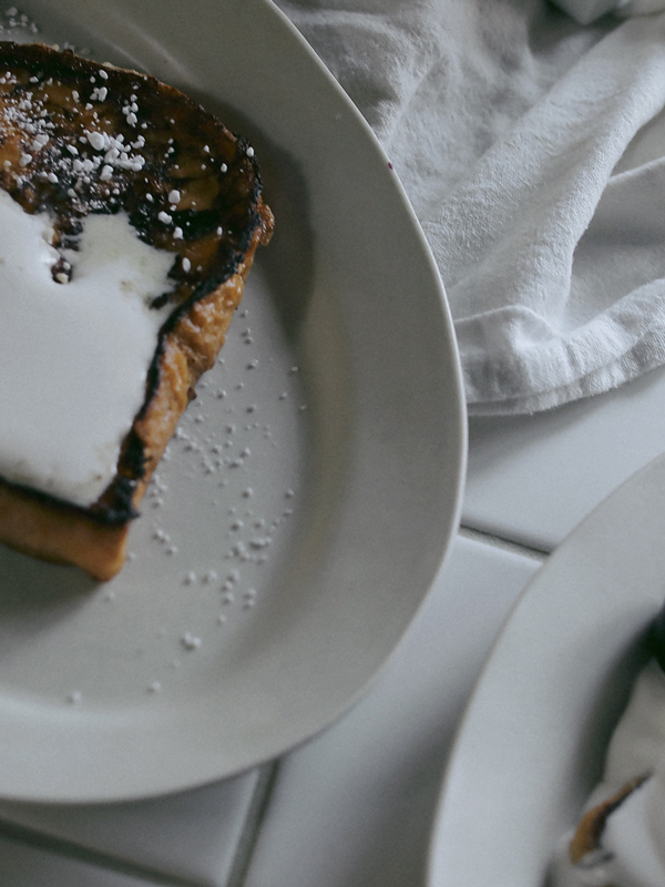 白陶土黒田釉オーバルプレート中