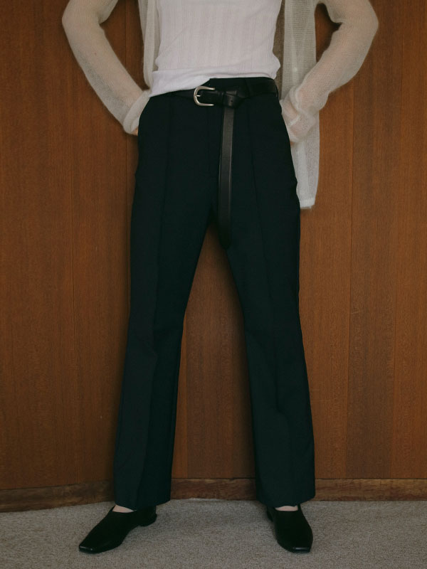 ピンタックスリムパンツ