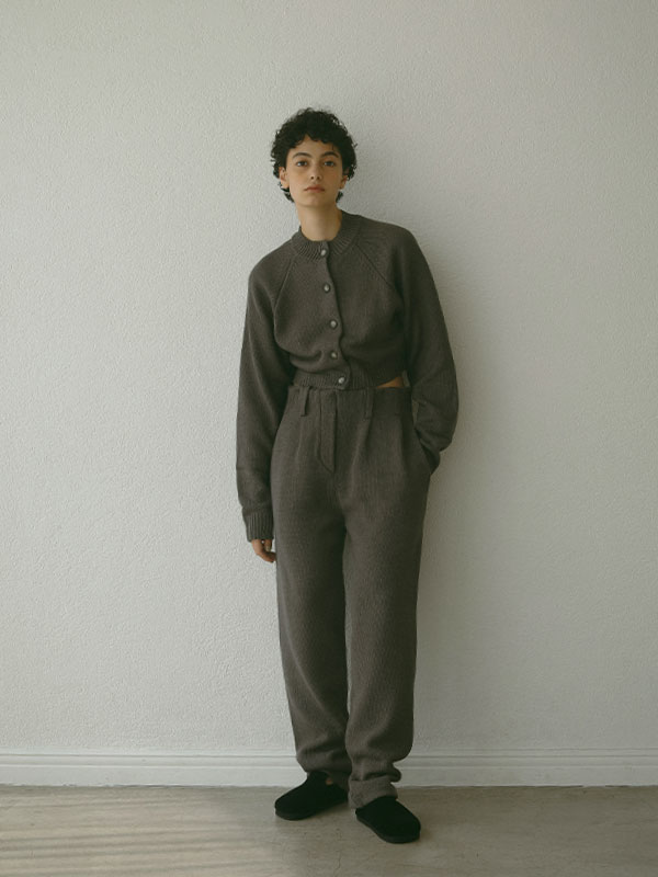 ハイネックコンパクトニットカーディガン