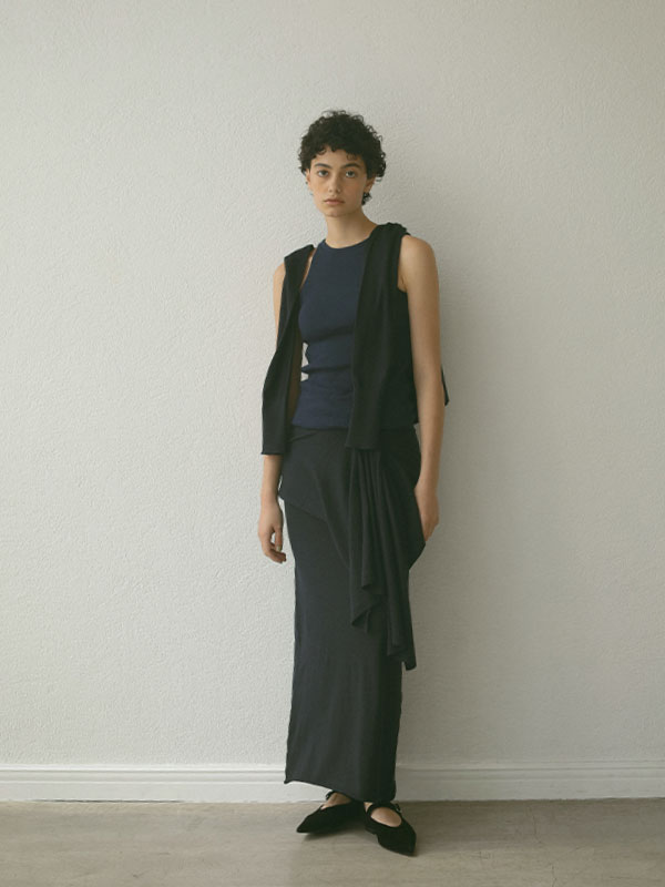 2ピースニットIラインスカート