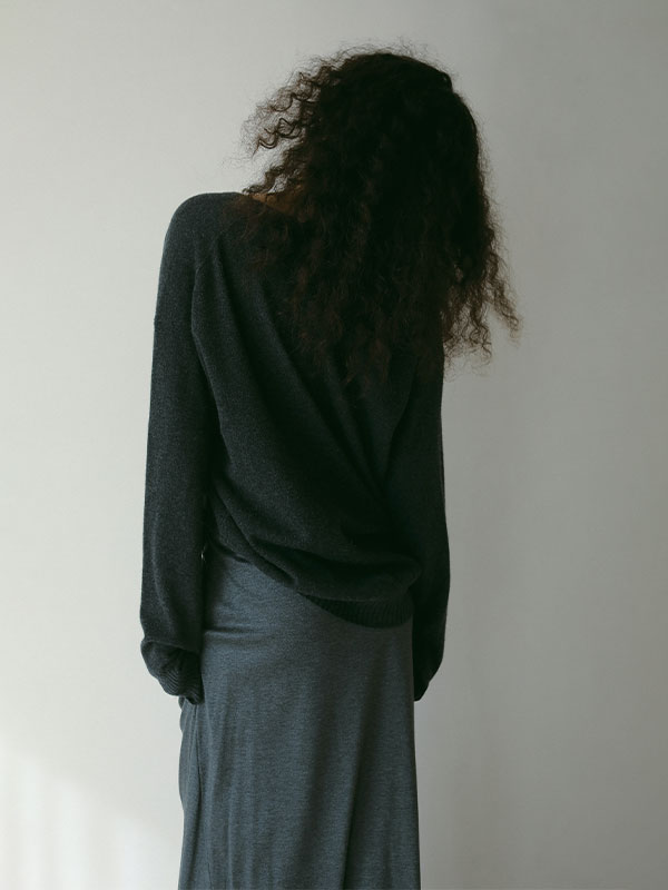 Vネックカシミヤニットプルオーバー(F GREY): トップス │ ETRE