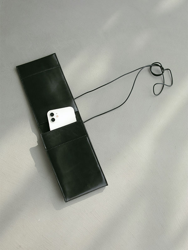 レザーコードショルダーミニバッグ(F BLACK): グッズ │ ETRE