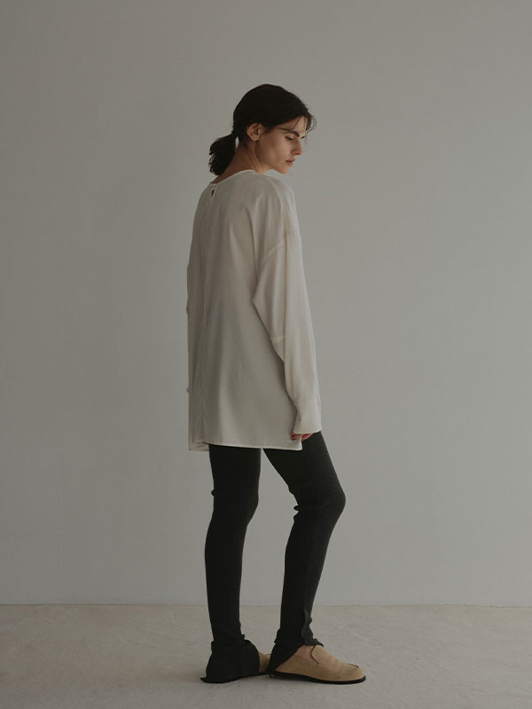 クルーネックオーバーサイズプルオーバー