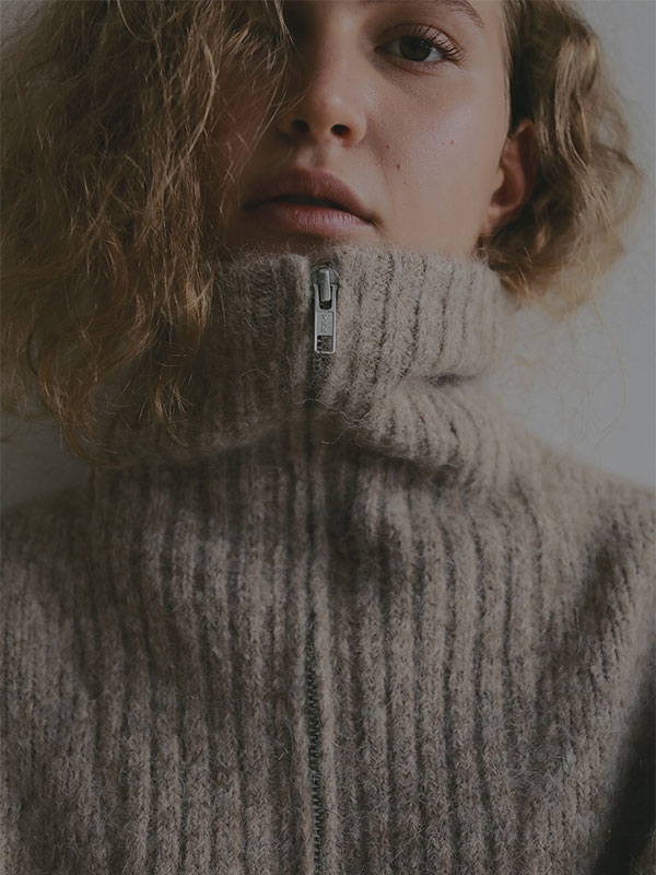 ハーフジップアルパカニットプルオーバー