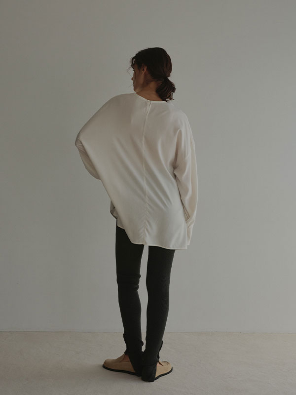 ヘムボタンニットレギンス