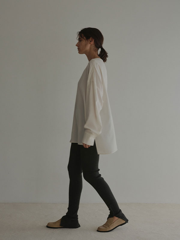 ヘムボタンニットレギンス