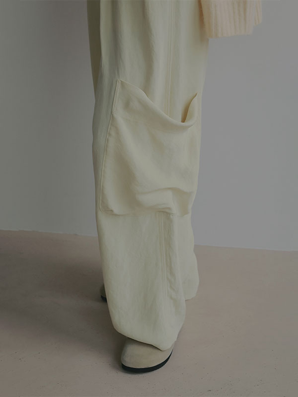 バックサテンリラクシーカーゴパンツ