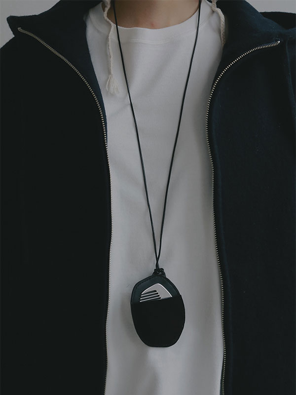 ネックコードコームネックチャーム